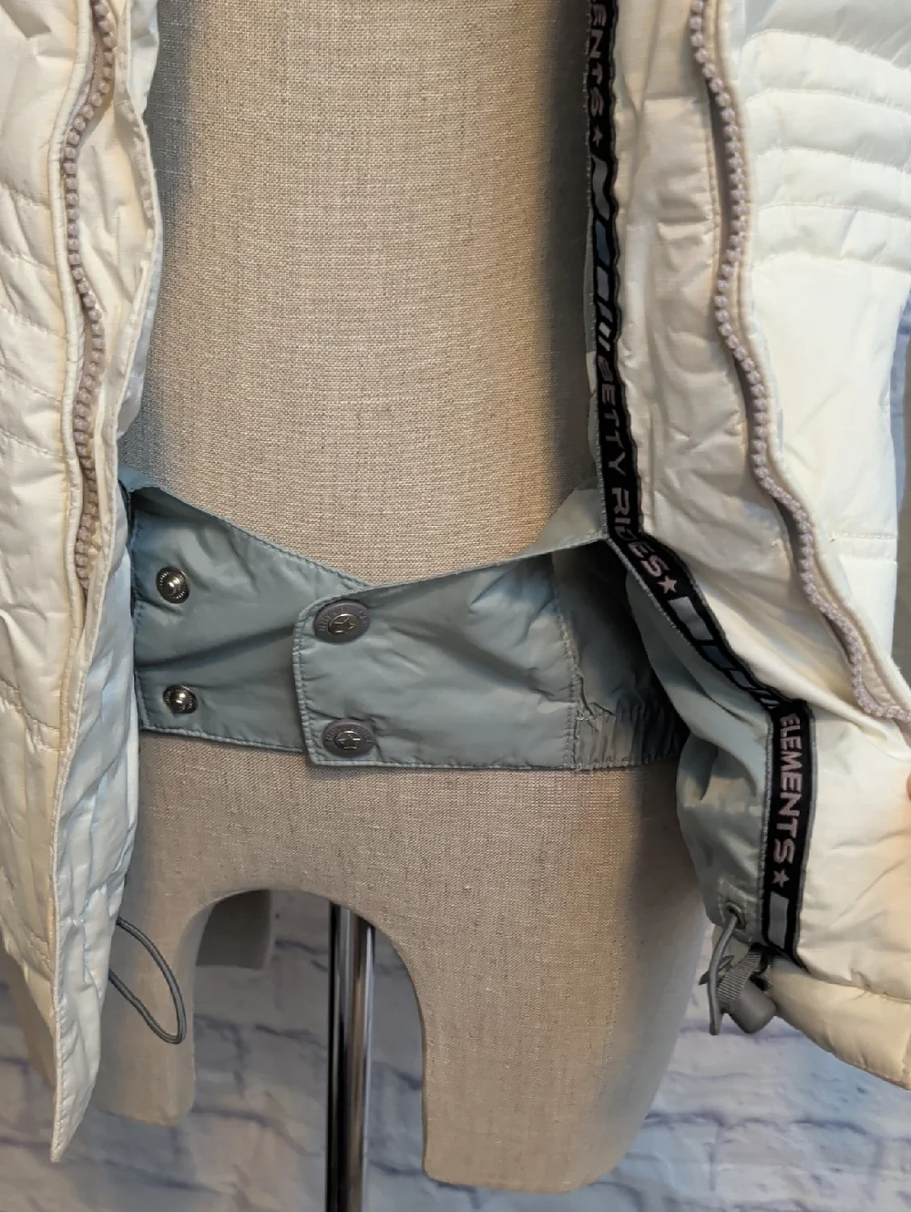 Betty Rides Jacket - Cream Color Hooded Winter Coat - Size Medium - Picture 6 of 8